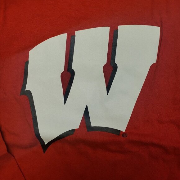 NCAA Wisconsin Badgers Team Logo Long Sleeve T-Shirt Youth Boys L (14/16) Red - Picture 2 of 4